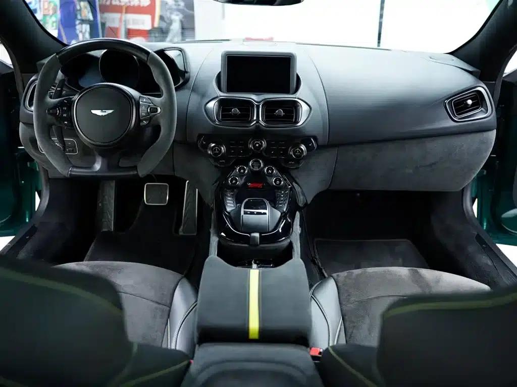 2022 V8 Vantage 4.0T V8 F1 Edition Coupe — миниатюра 52