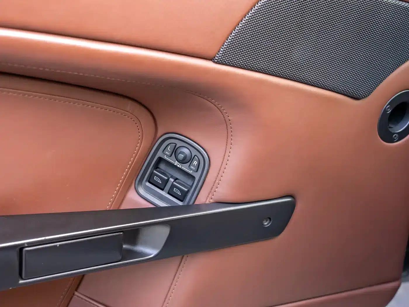 V8 Vantage 2008 4.7 Sportshift Roadster — миниатюра 21