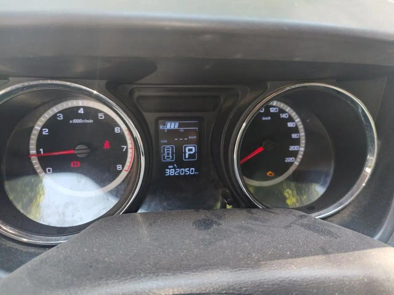 Dongfeng Aeolus A60 2016 1.6L Automatic Luxury Model — миниатюра 12