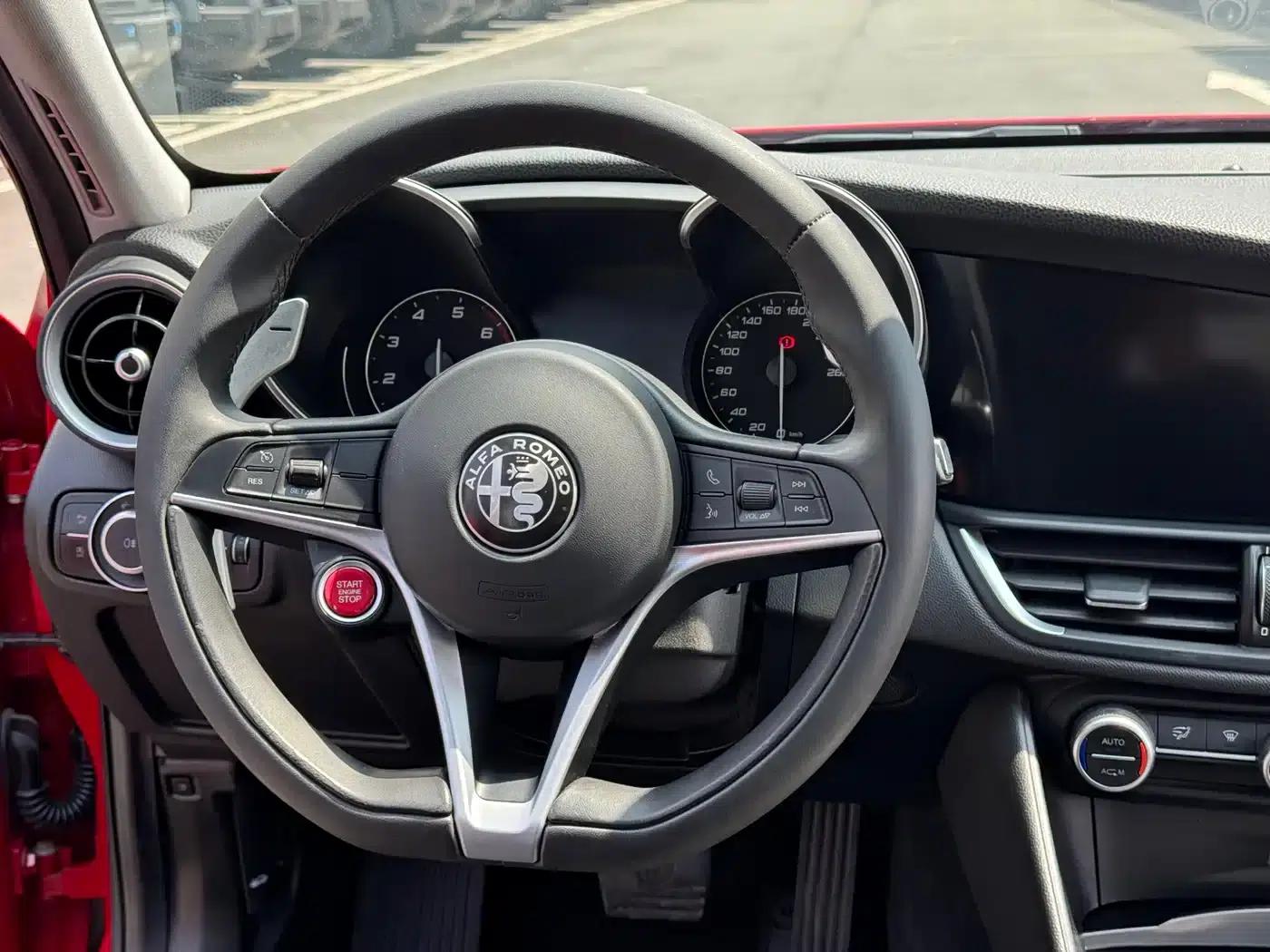 Giulia Juliet 2017 2.0T 280HP Luxury Edition — миниатюра 11