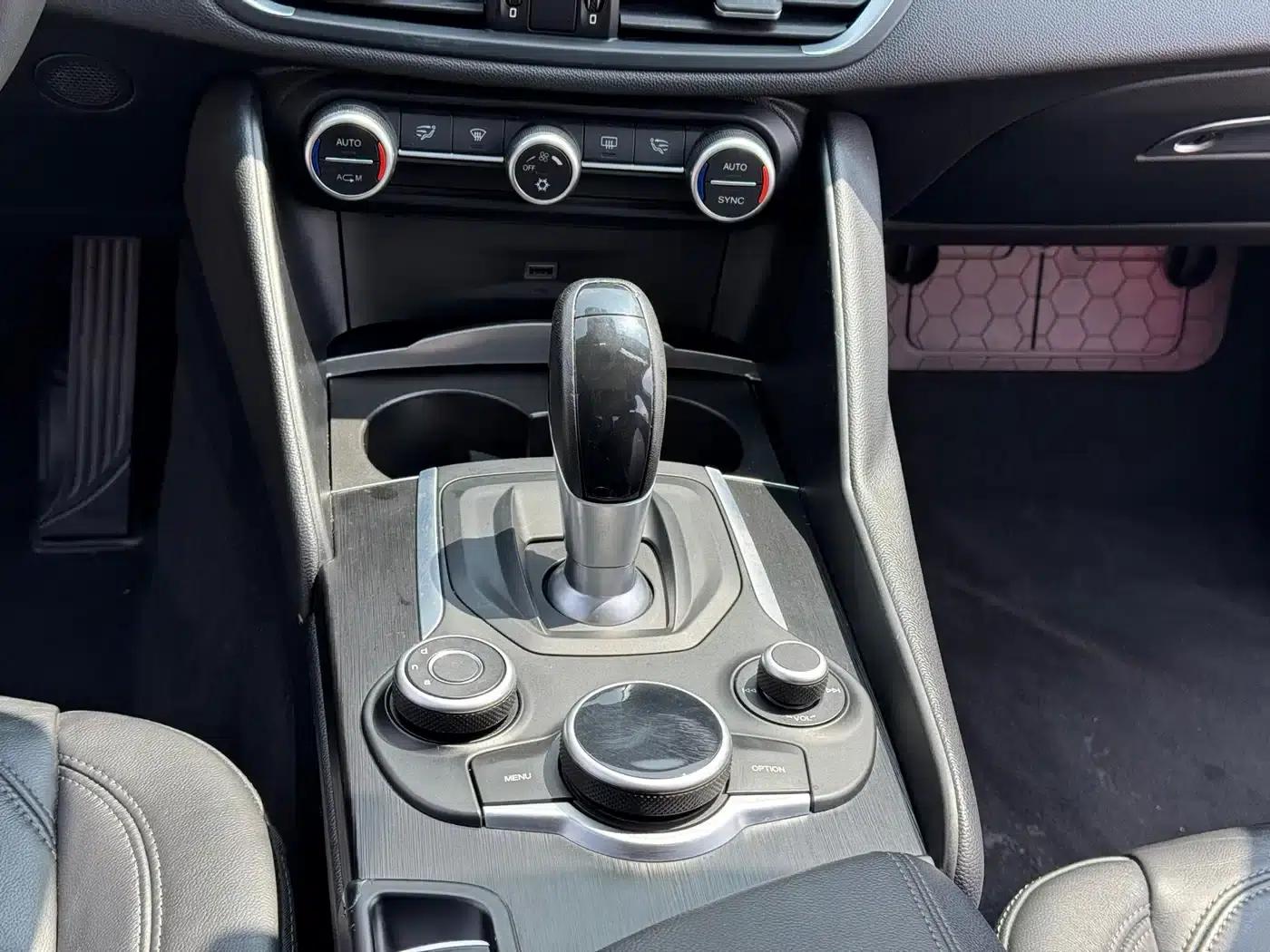 Giulia Juliet 2017 2.0T 280HP Luxury Edition — миниатюра 13