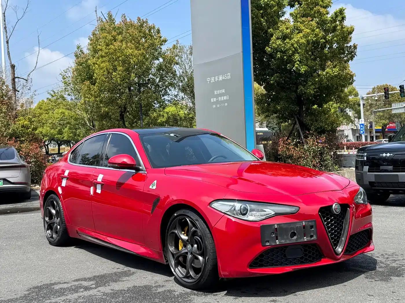 Giulia Juliet 2017 2.0T 280HP Luxury Edition — миниатюра 3