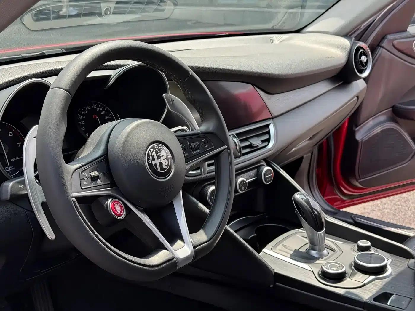 Giulia Juliet 2017 2.0T 280HP Luxury Edition — миниатюра 6
