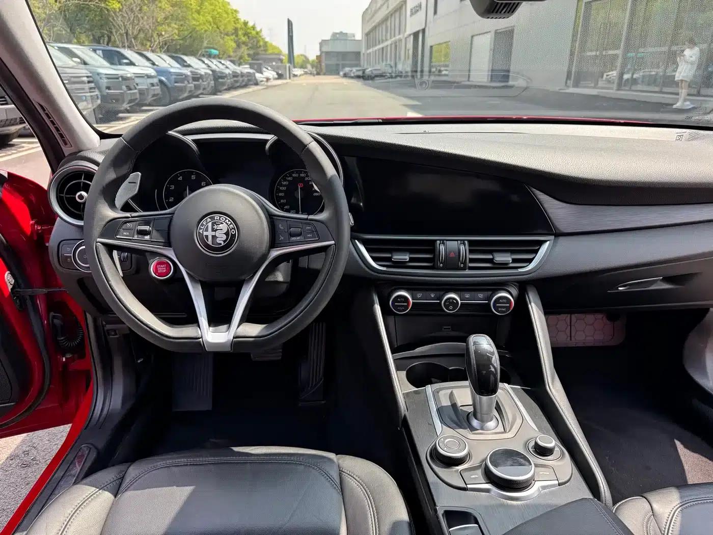 Giulia Juliet 2017 2.0T 280HP Luxury Edition — миниатюра 10