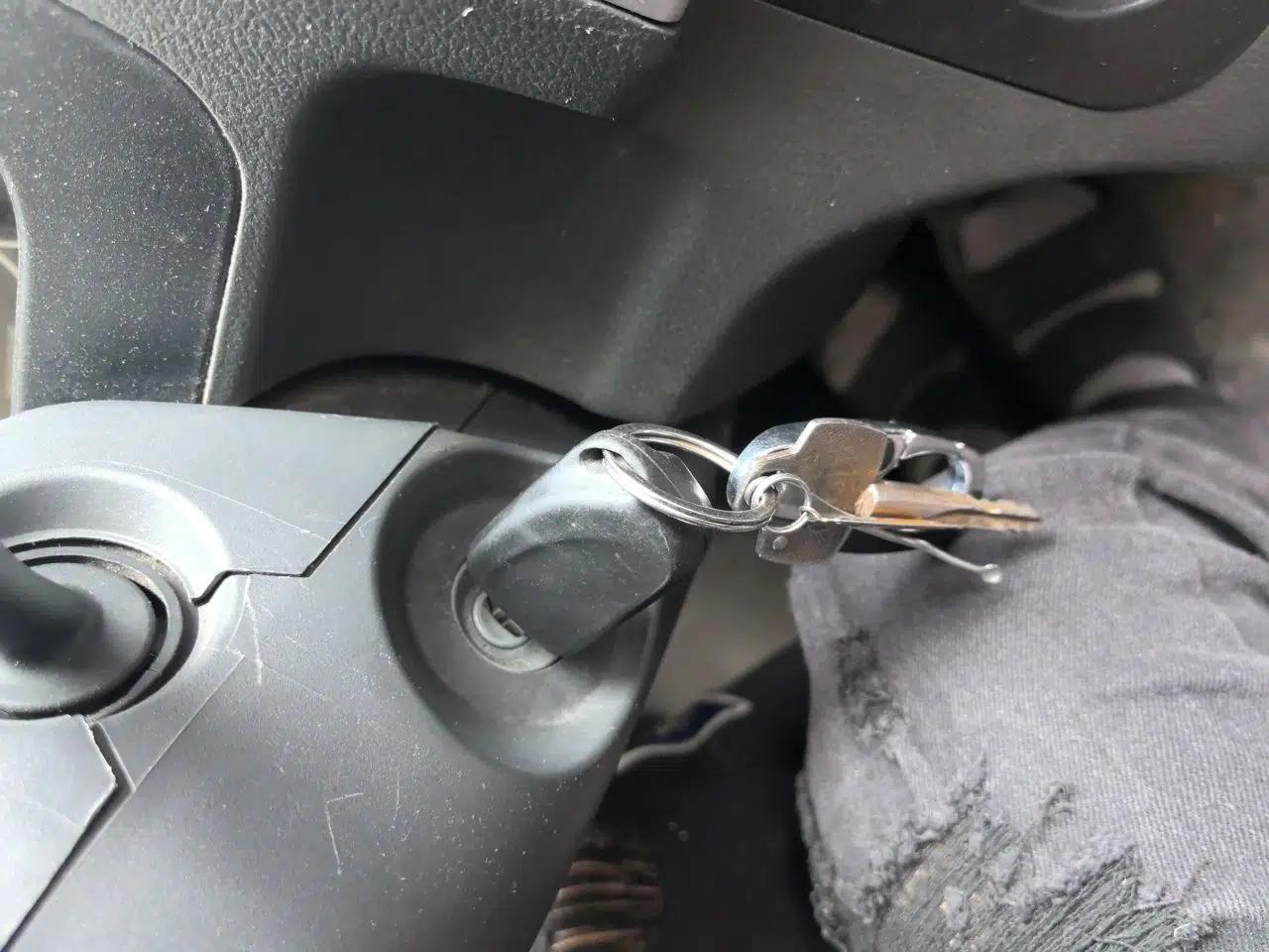 Dongfeng Xiaokang K07S 2016 1.2L Practical Version DK12-05 — миниатюра 9