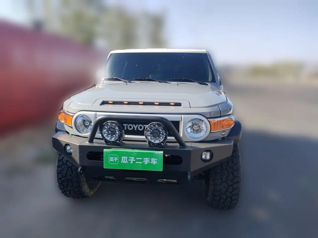 Toyota FJ Cruiser 2023 4.0L FINAL Edition – Eight-Cylinder – Middle East — миниатюра 2