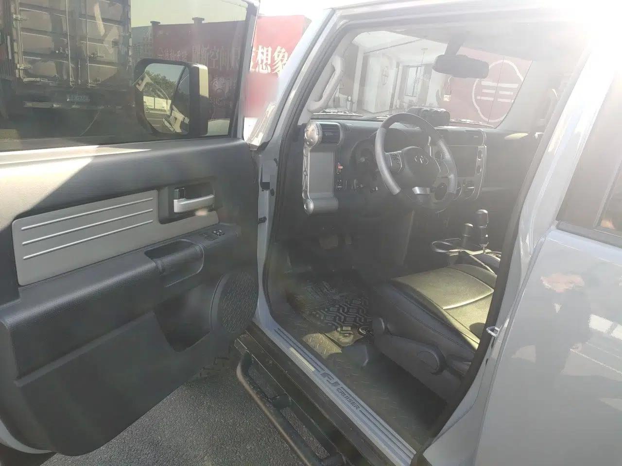 Toyota FJ Cruiser 2023 4.0L FINAL Edition – Eight-Cylinder – Middle East — миниатюра 17