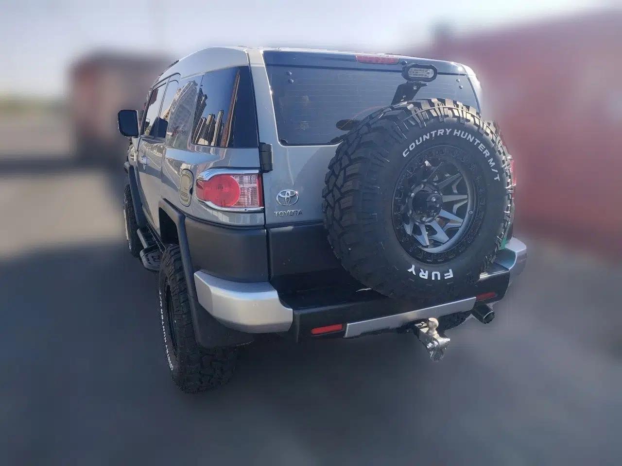 Toyota FJ Cruiser 2023 4.0L FINAL Edition – Eight-Cylinder – Middle East — миниатюра 4