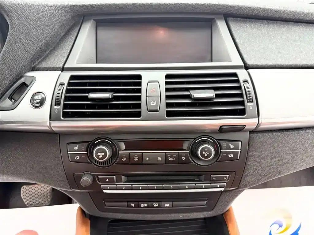 2010 BMW X5 M — миниатюра 13