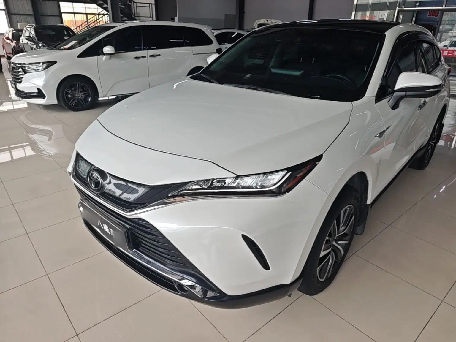 Toyota Harrier 2022 2.0L CVT Two-Wheel Drive Entry Version — миниатюра 1