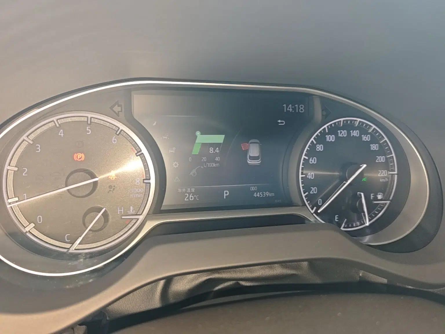 Toyota Harrier 2022 2.0L CVT Two-Wheel Drive Entry Version — миниатюра 15