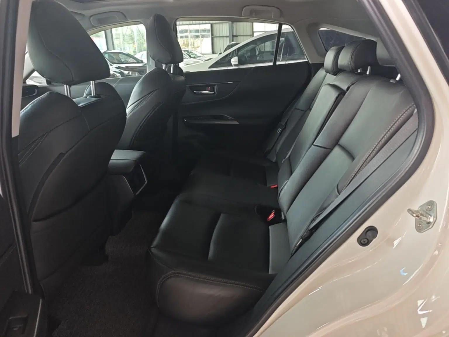 Toyota Harrier 2022 2.0L CVT Two-Wheel Drive Entry Version — миниатюра 20