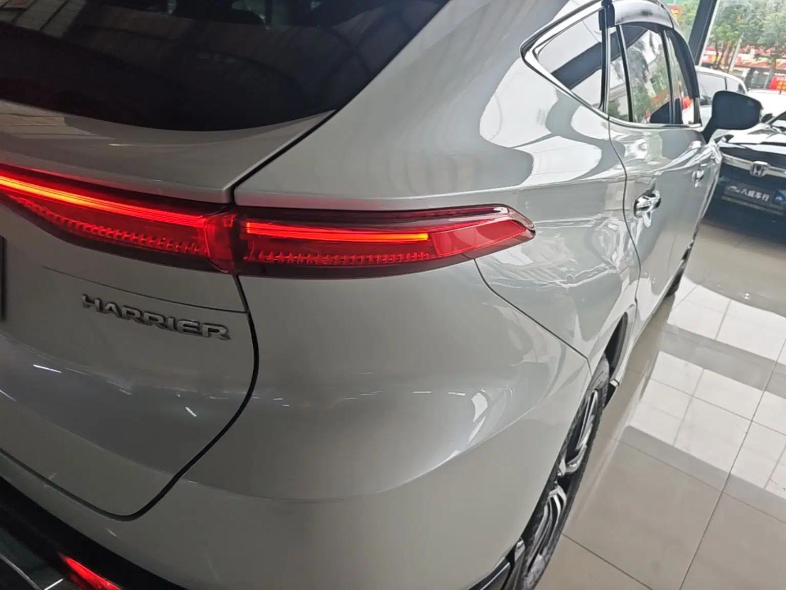 Toyota Harrier 2022 2.0L CVT Two-Wheel Drive Entry Version — миниатюра 7