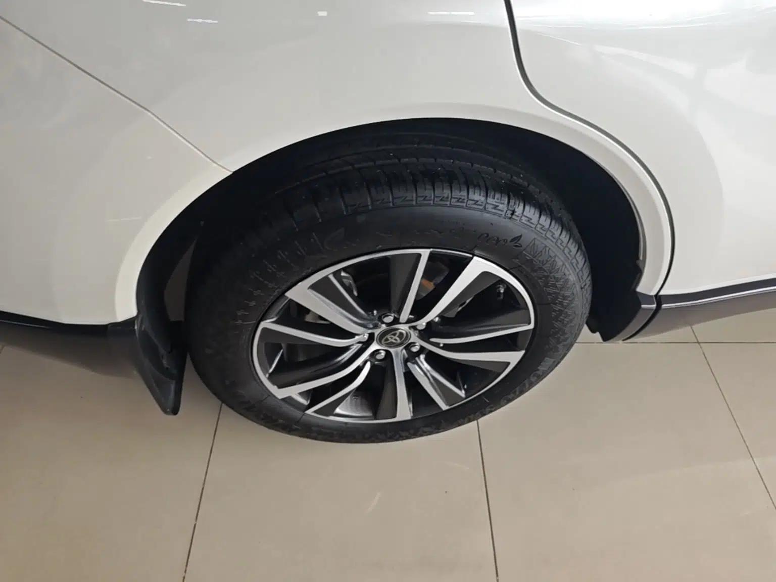 Toyota Harrier 2022 2.0L CVT Two-Wheel Drive Entry Version — миниатюра 10