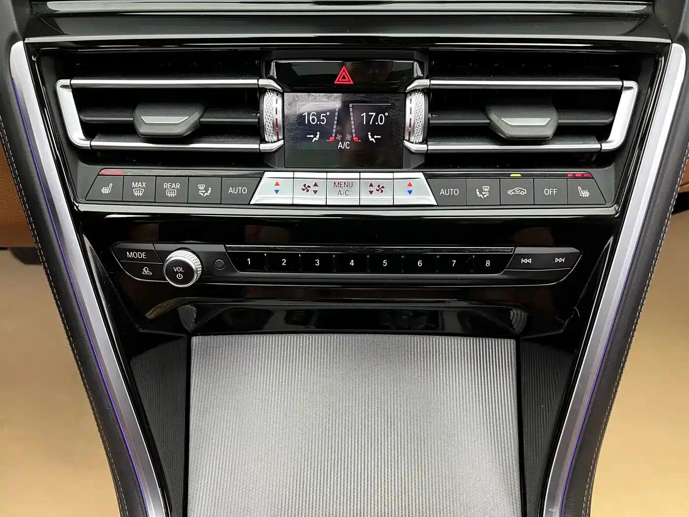 2019 BMW 8 Series 840i Gran Coupe M Sport Package — миниатюра 25