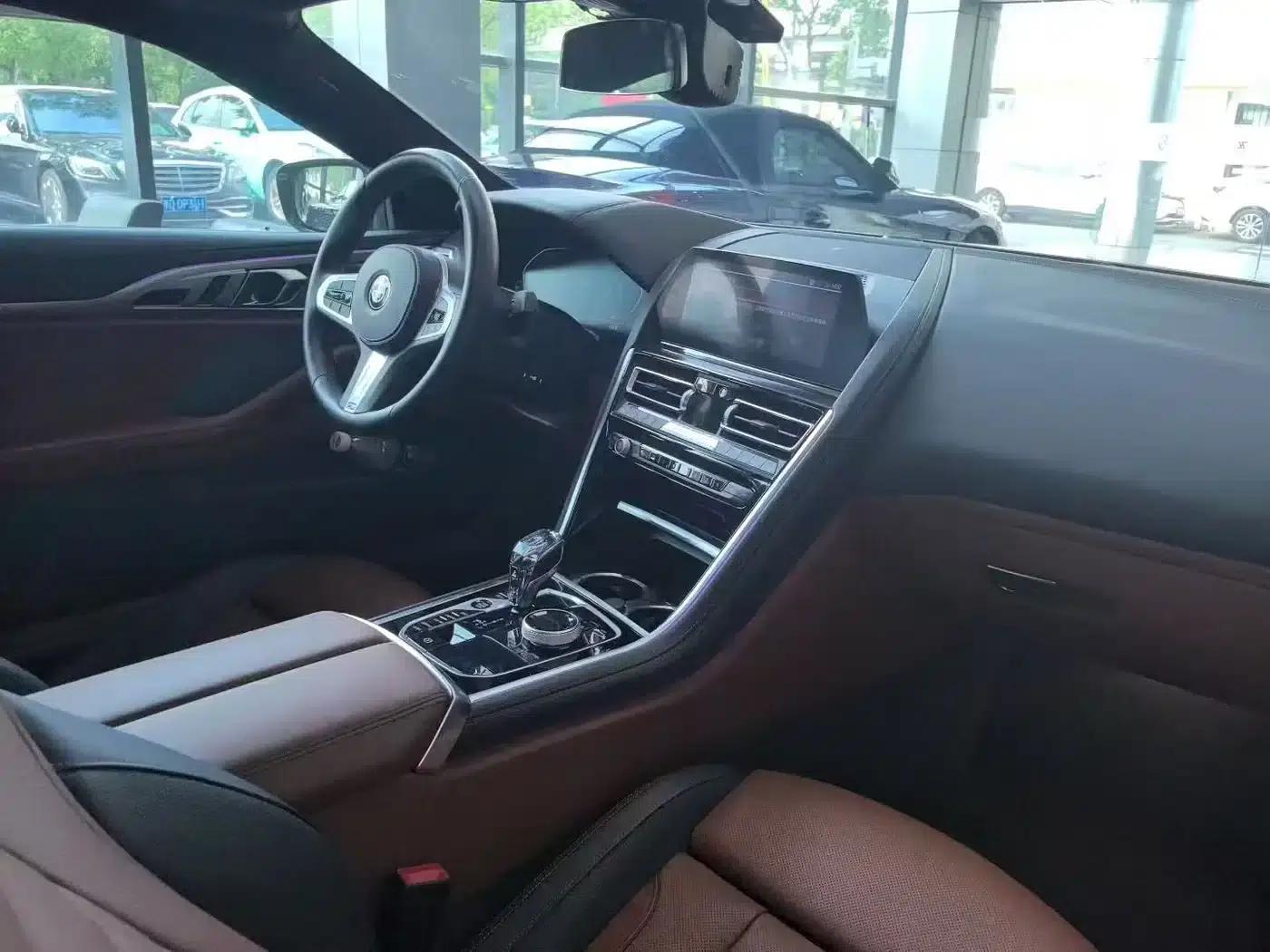 2021 BMW 8 Series 840i Coupe M Sport Package — миниатюра 3