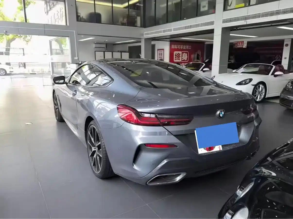 2021 BMW 8 Series 840i Coupe M Sport Package — миниатюра 4