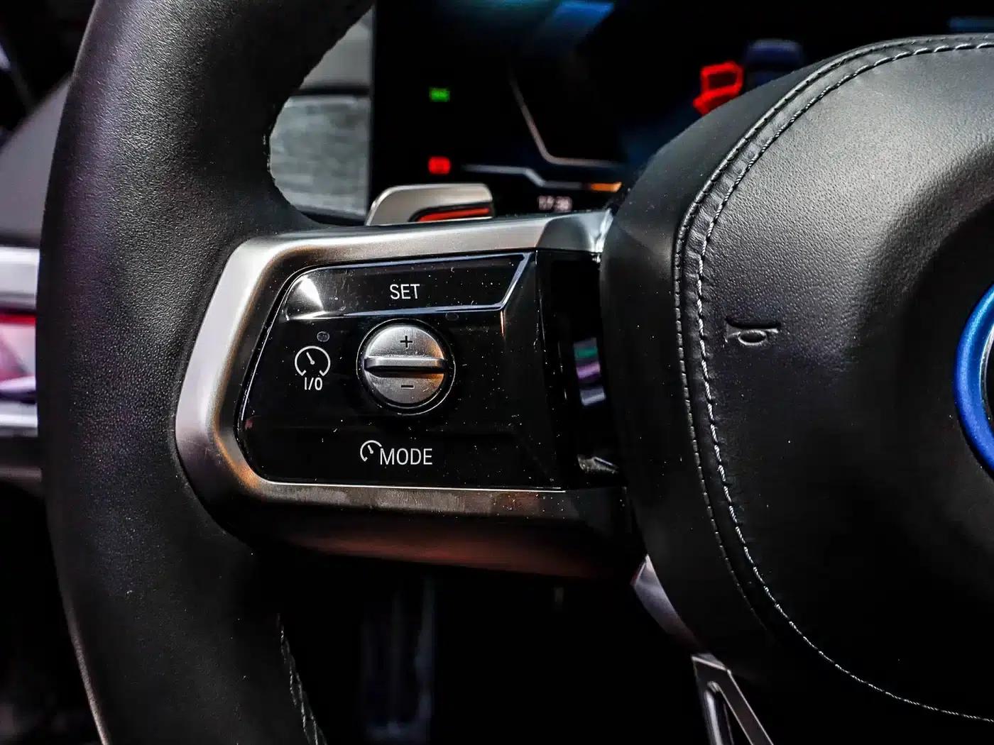 BMW i7 2023 eDrive50L M Sport Package — миниатюра 16
