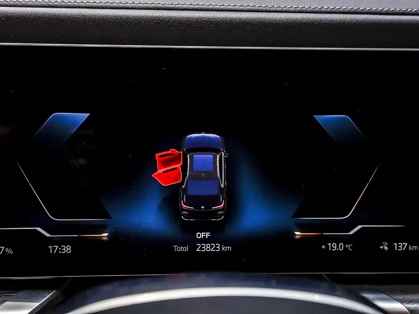 BMW i7 2023 eDrive50L M Sport Package — миниатюра 28