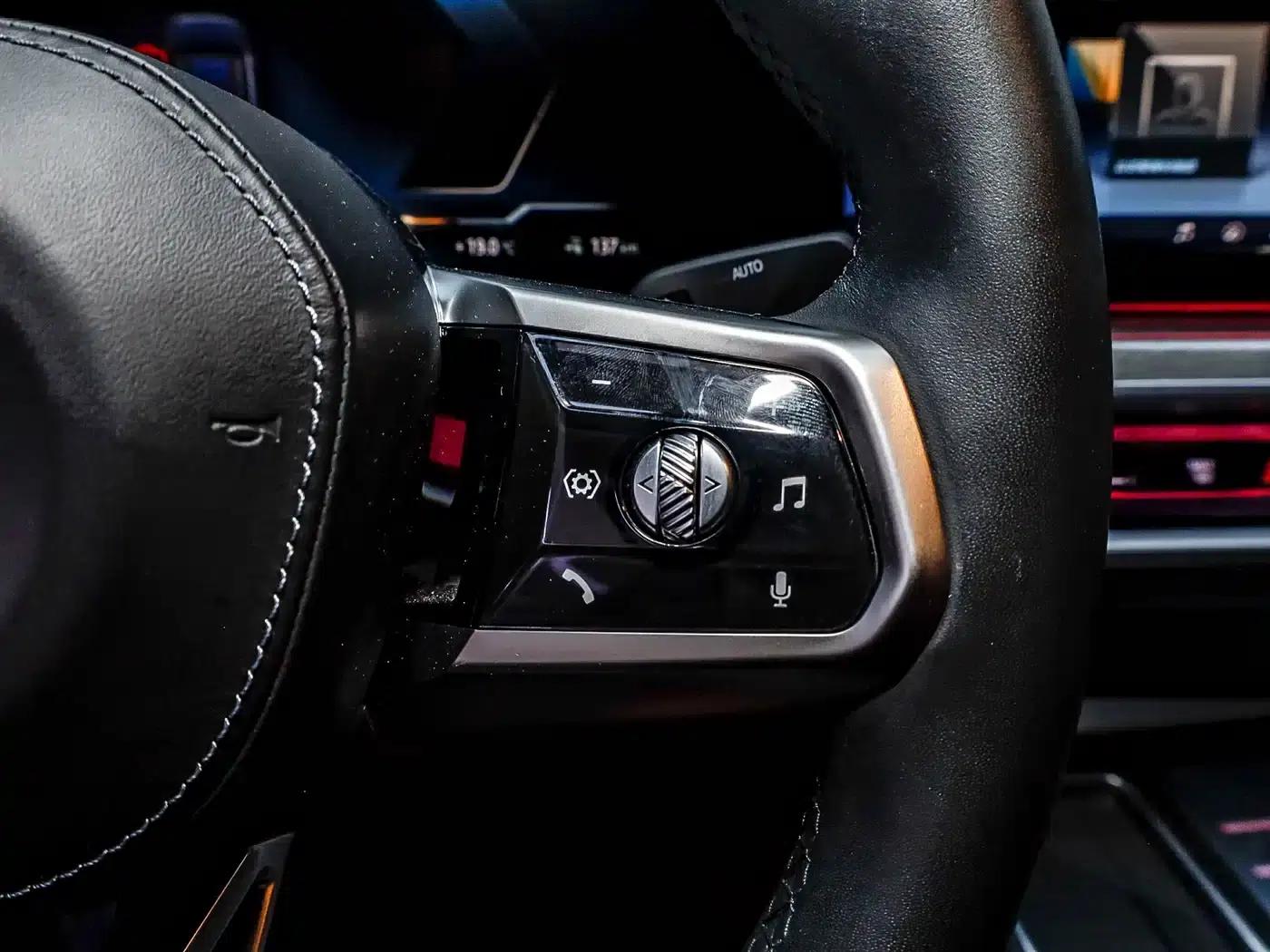 BMW i7 2023 eDrive50L M Sport Package — миниатюра 37