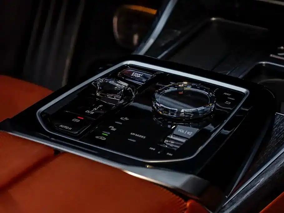 2023 BMW i7 xDrive60L M Sport Package — миниатюра 18