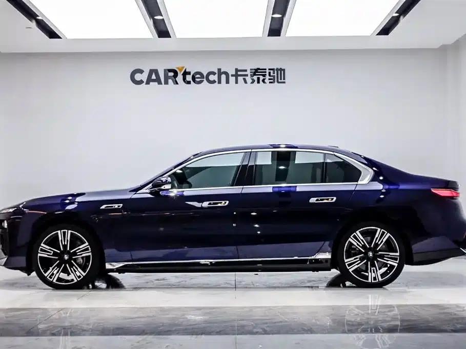 2023 BMW i7 xDrive60L M Sport Package — миниатюра 20