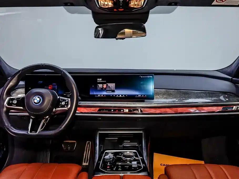 2023 BMW i7 xDrive60L M Sport Package — миниатюра 9