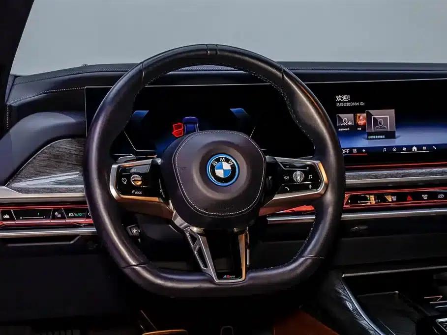 2023 BMW i7 xDrive60L M Sport Package — миниатюра 16