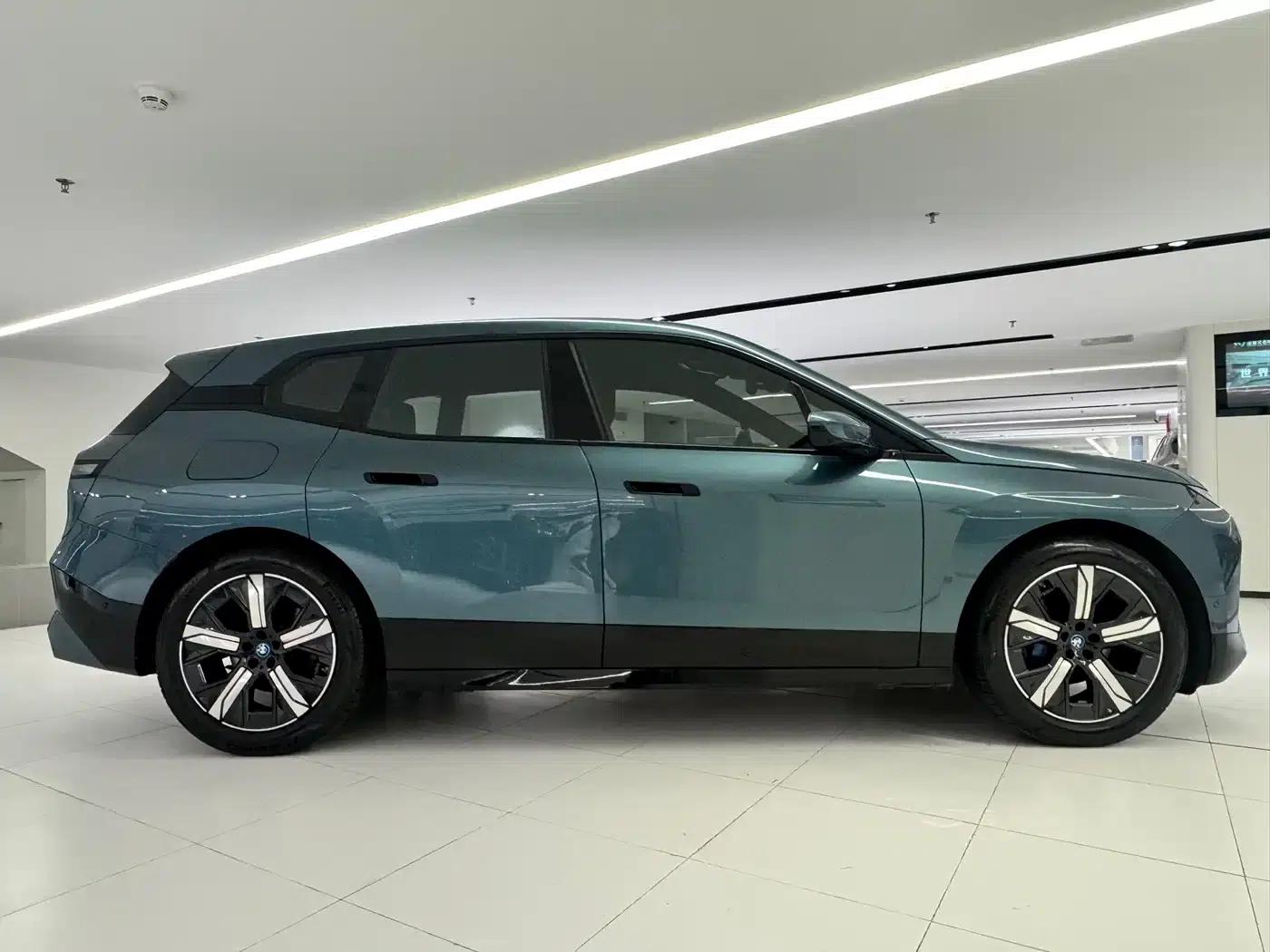 BMW iX 2023 Facelift xDrive40 — миниатюра 4
