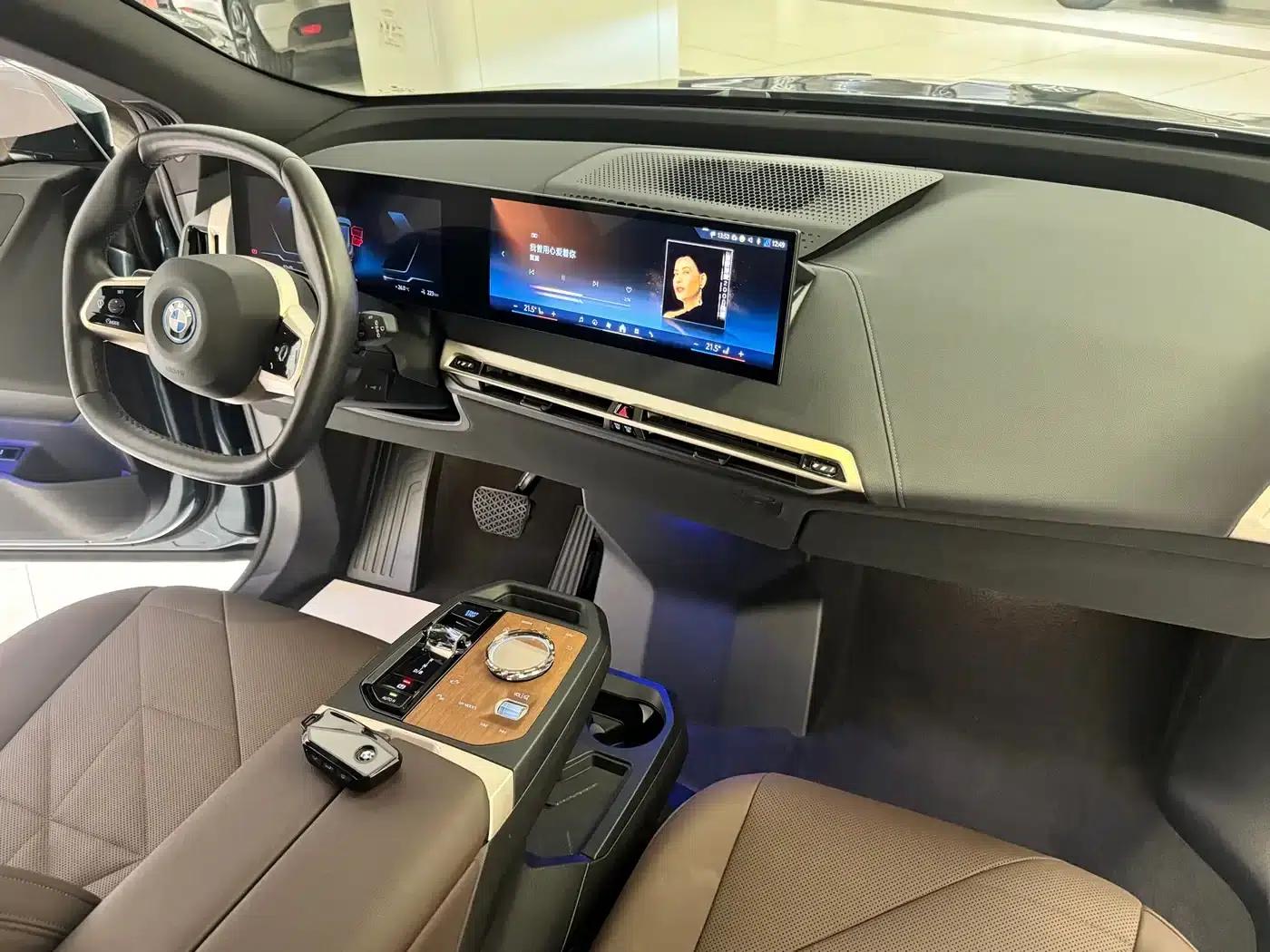 BMW iX 2023 Facelift xDrive40 — миниатюра 9