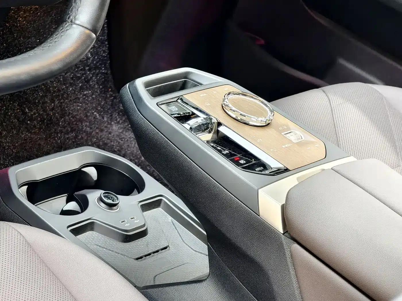 BMW iX 2023 Facelift xDrive40 — миниатюра 14