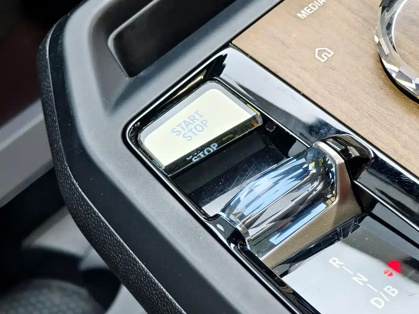 BMW iX 2023 Facelift xDrive40 — миниатюра 24