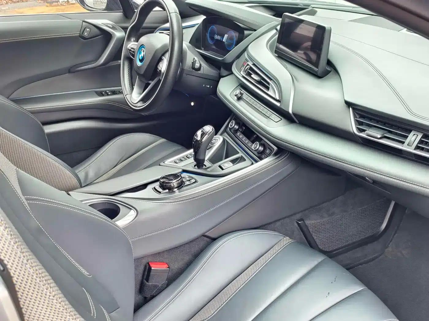 BMW i8 2016 Proton Red Limited Edition — миниатюра 17