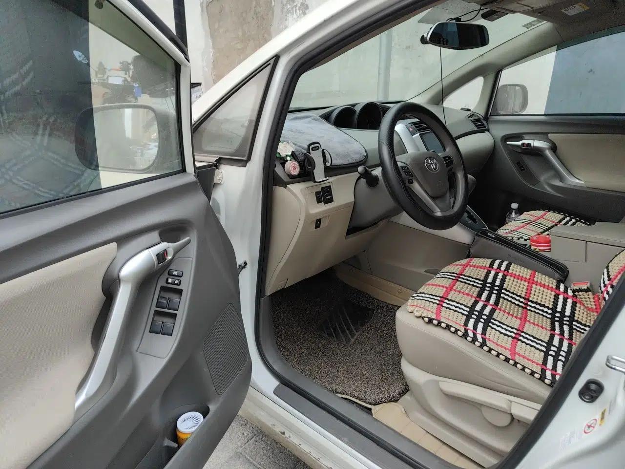 Toyota Verso 2014 Starlight 180E CVT Elite Edition — миниатюра 17
