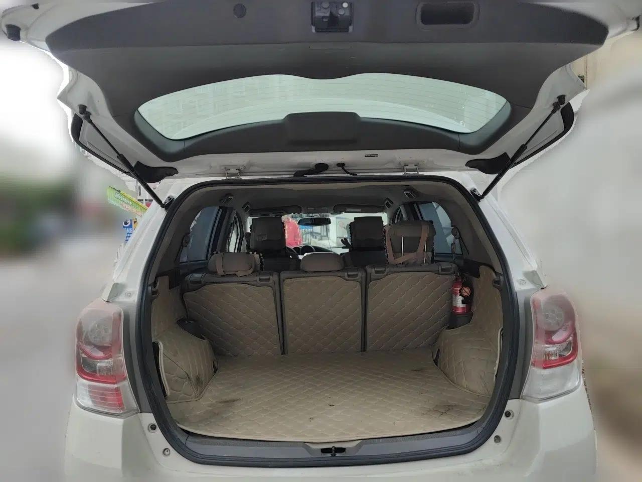 Toyota Verso 2014 Starlight 180E CVT Elite Edition — миниатюра 20
