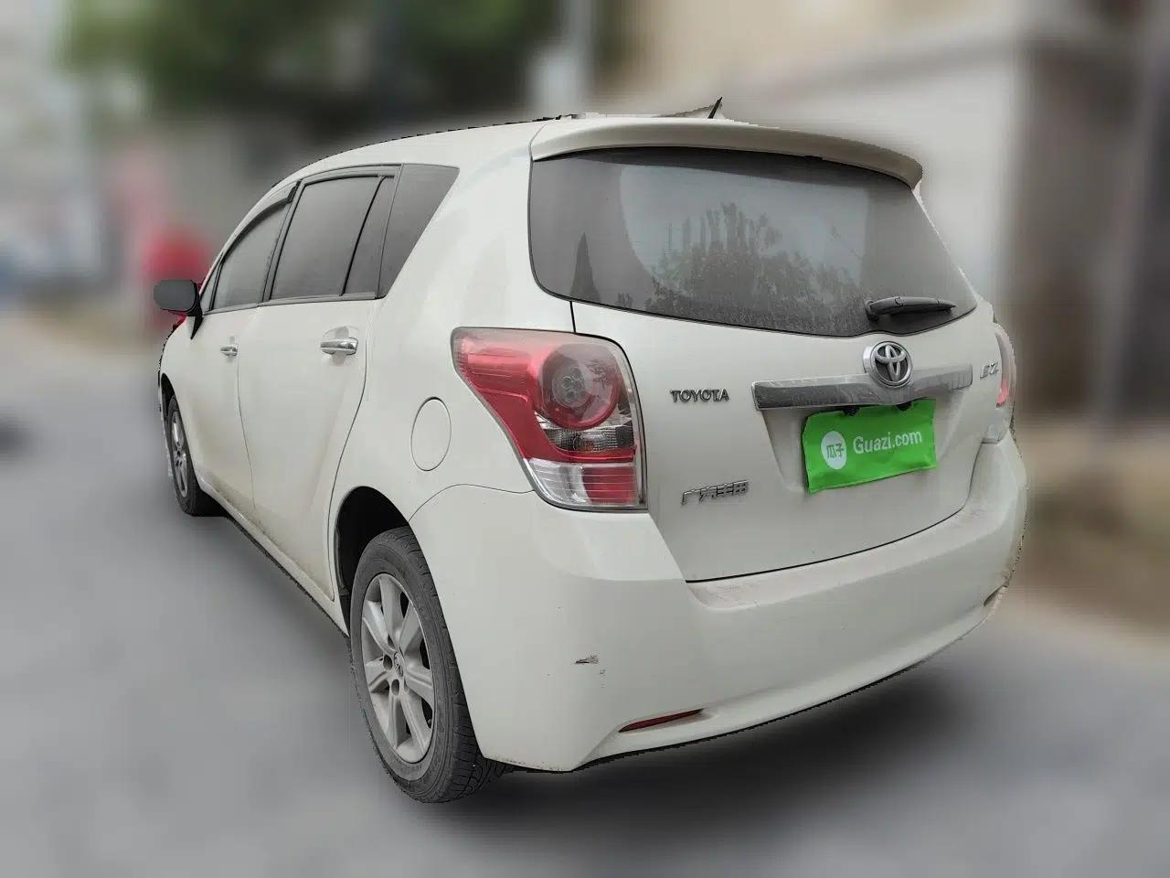 Toyota Verso 2014 Starlight 180E CVT Elite Edition — миниатюра 4