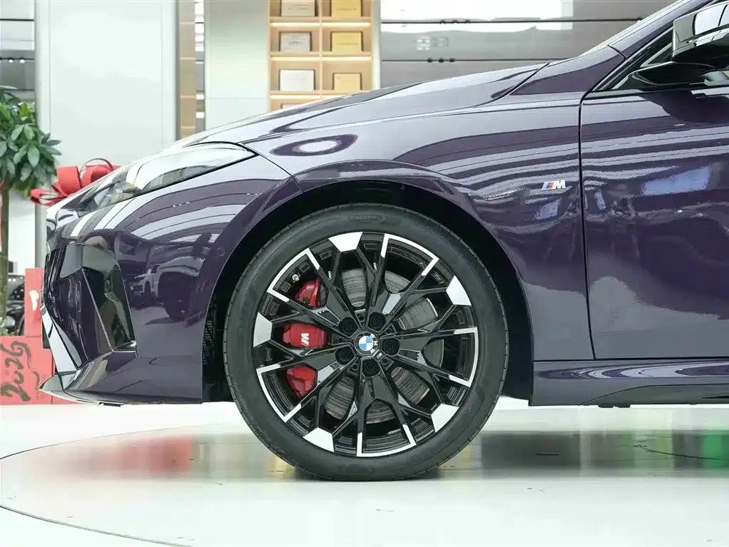 2025 BMW M235L — миниатюра 21