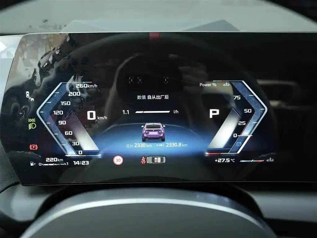 2025 BMW M235L — миниатюра 8