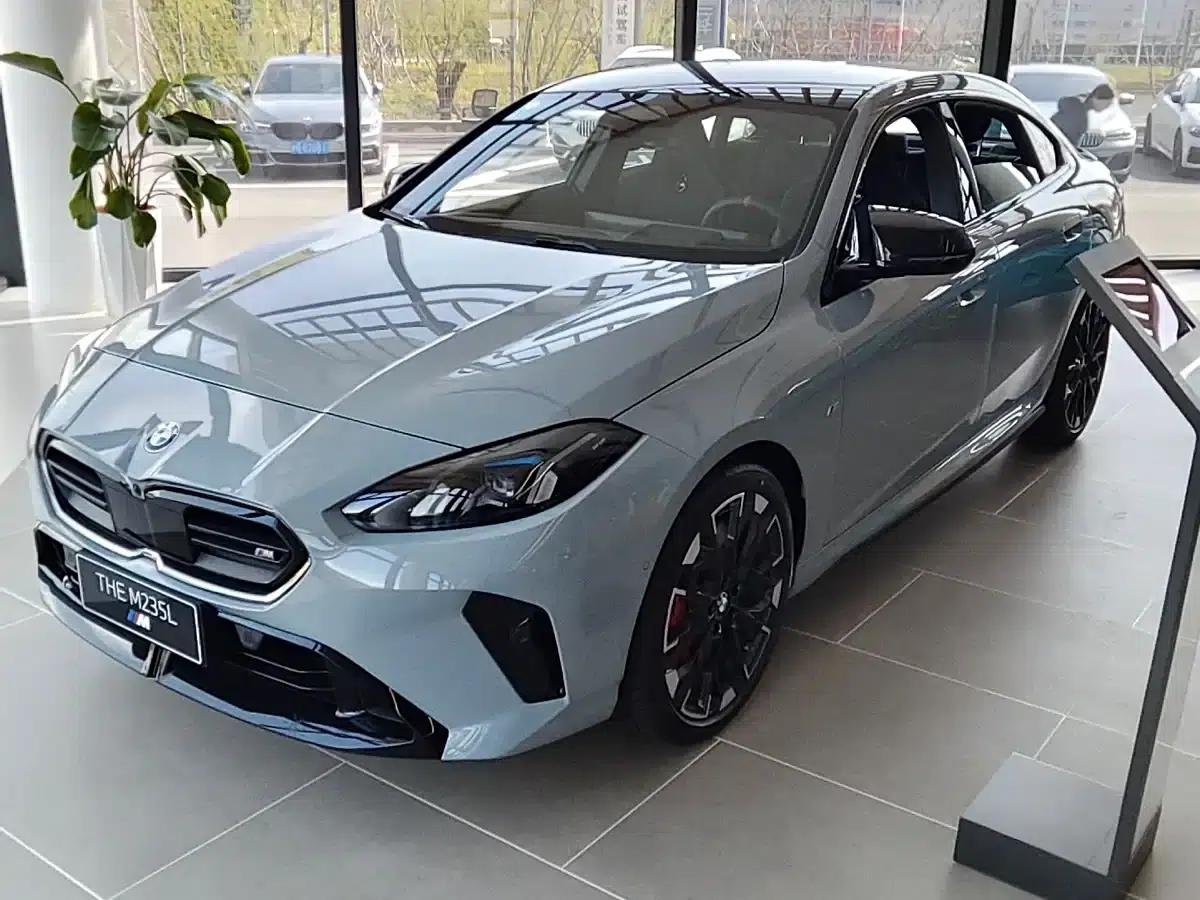 2026 BMW M235L — миниатюра 1