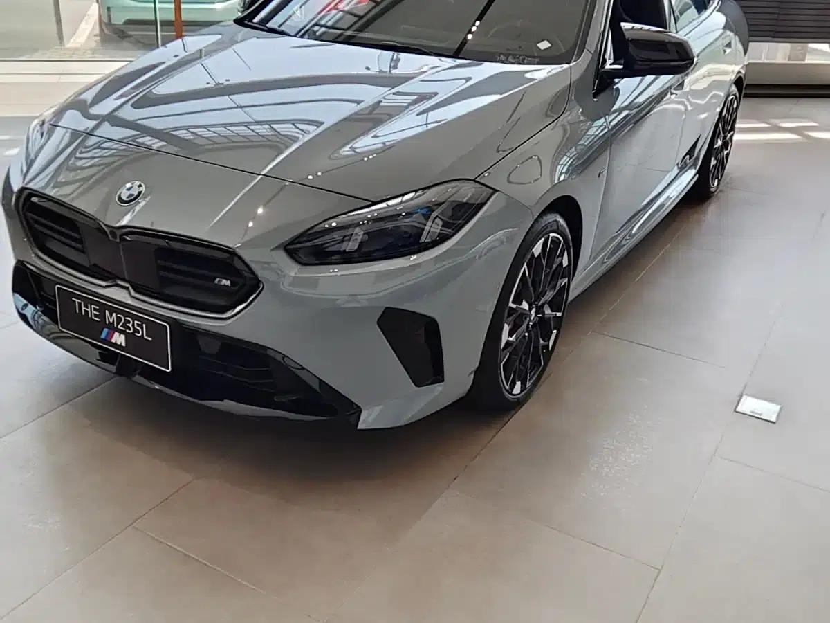 2026 BMW M235L — миниатюра 5