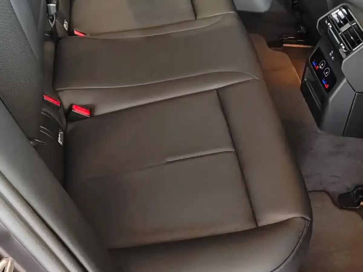 2026 BMW M235L — миниатюра 6