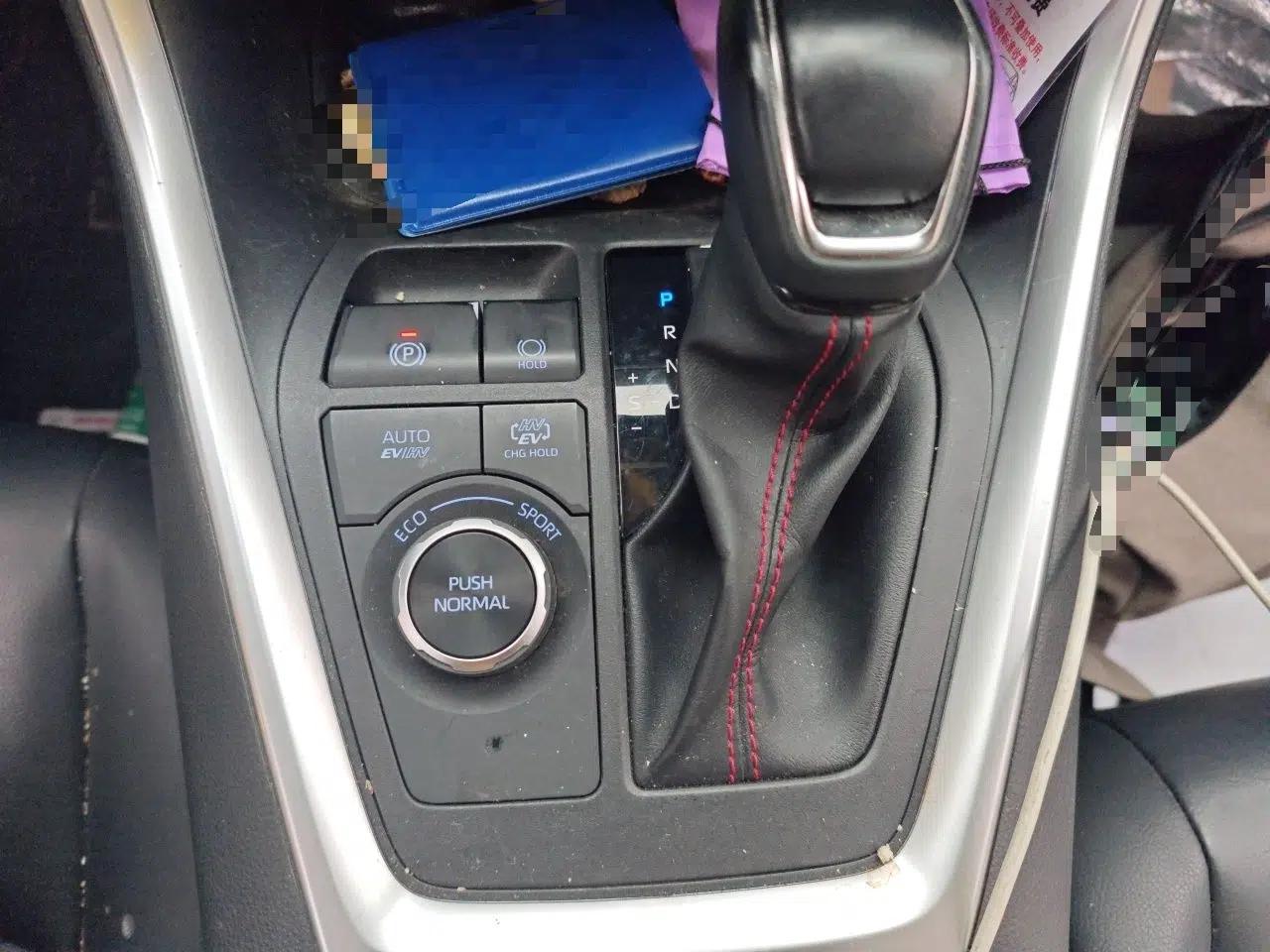 Toyota RAV4 Rongfang Plug-in Hybrid 2021 2.5L Two-Wheel Drive Elite Pro — миниатюра 15