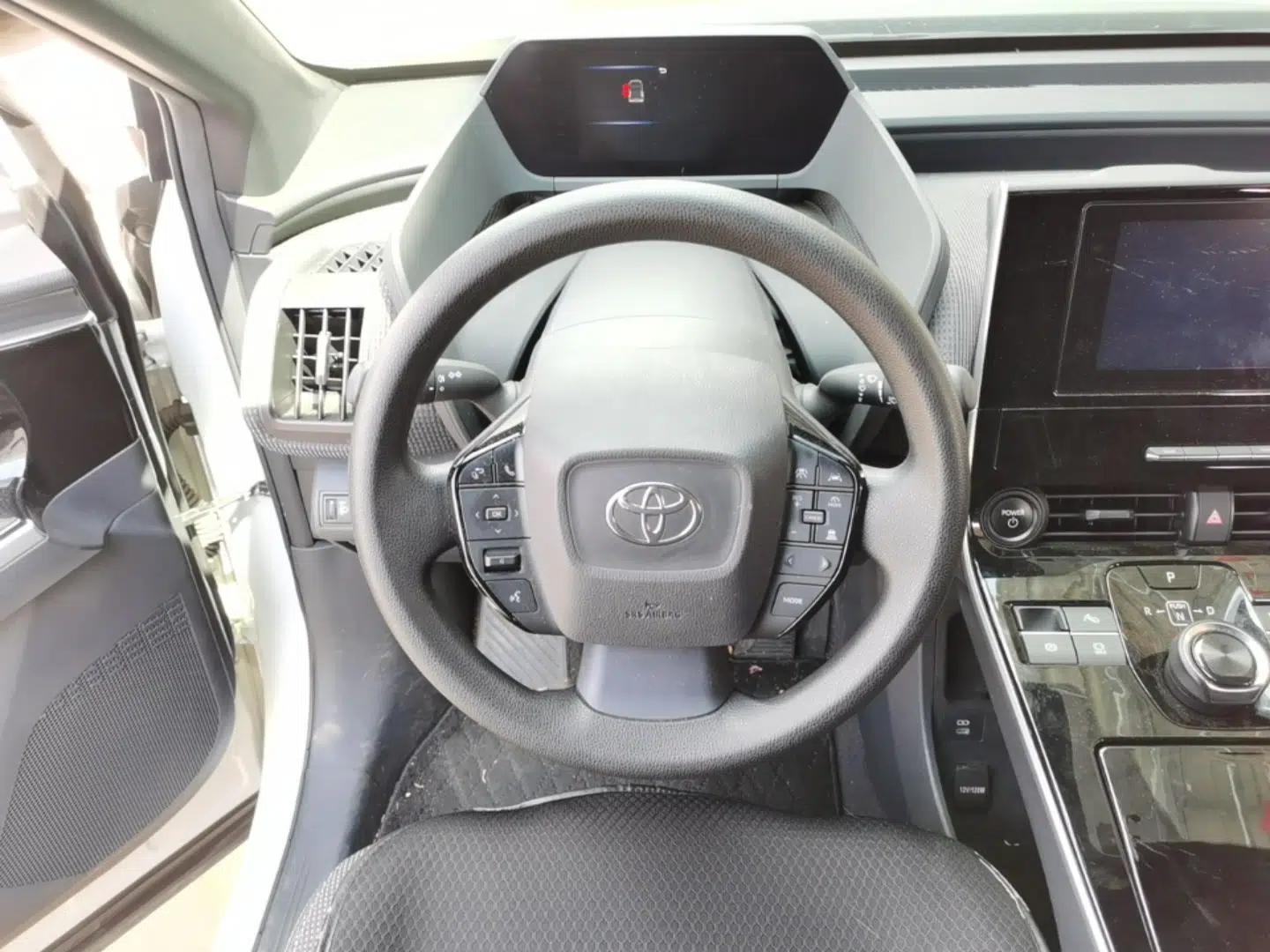 Toyota FAW bZ4X 2022 Two-Wheel-Drive Long-Range JOY Edition — миниатюра 14