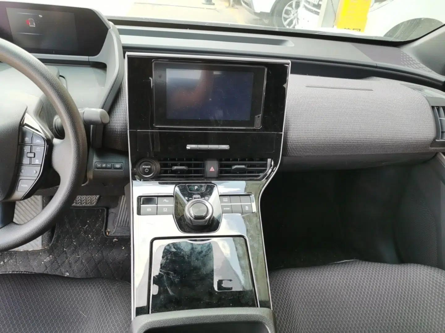 Toyota FAW bZ4X 2022 Two-Wheel-Drive Long-Range JOY Edition — миниатюра 16