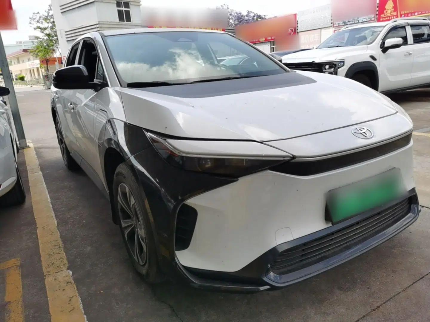 Toyota FAW bZ4X 2022 Two-Wheel-Drive Long-Range JOY Edition — миниатюра 3