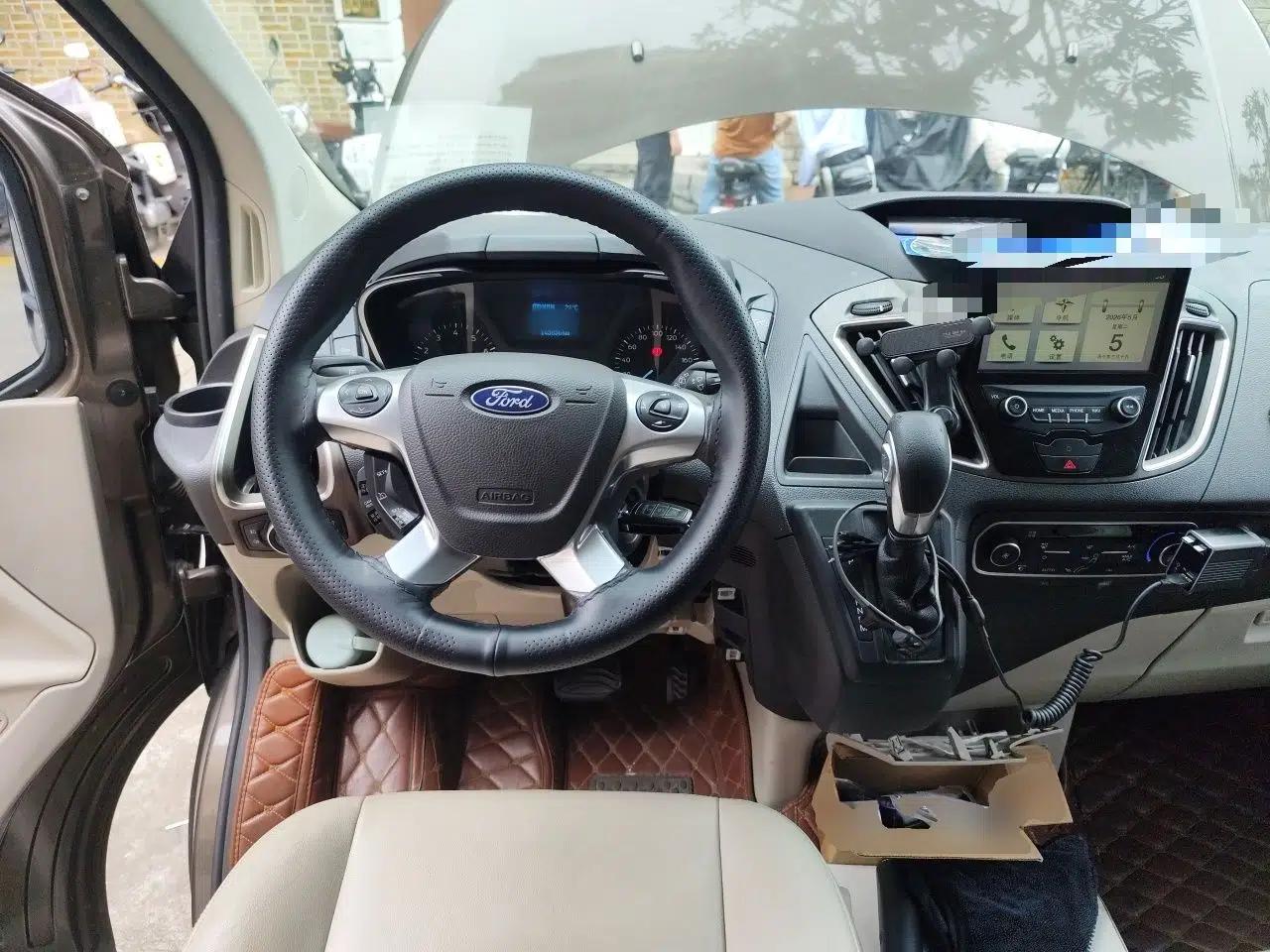Ford Tourneo Custom 2017 2.0T Automatic Business Class Version — миниатюра 11