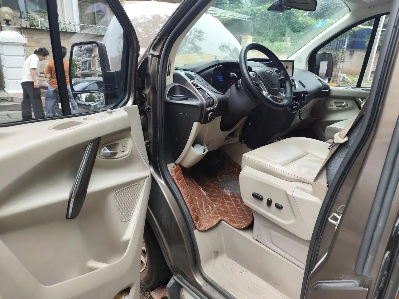 Ford Tourneo Custom 2017 2.0T Automatic Business Class Version — миниатюра 17