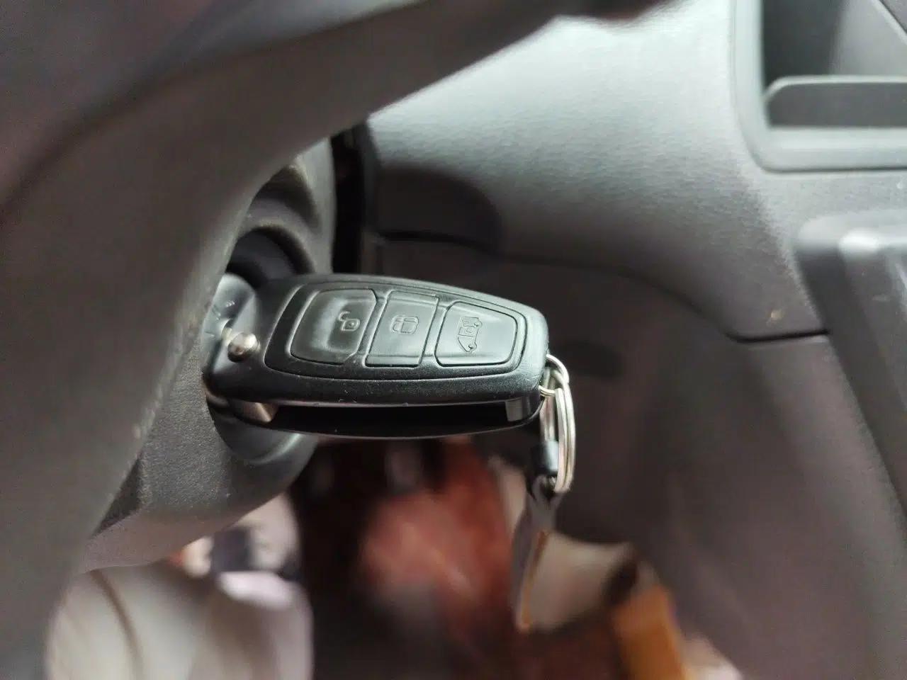 Ford Tourneo Custom 2017 2.0T Automatic Business Class Version — миниатюра 9