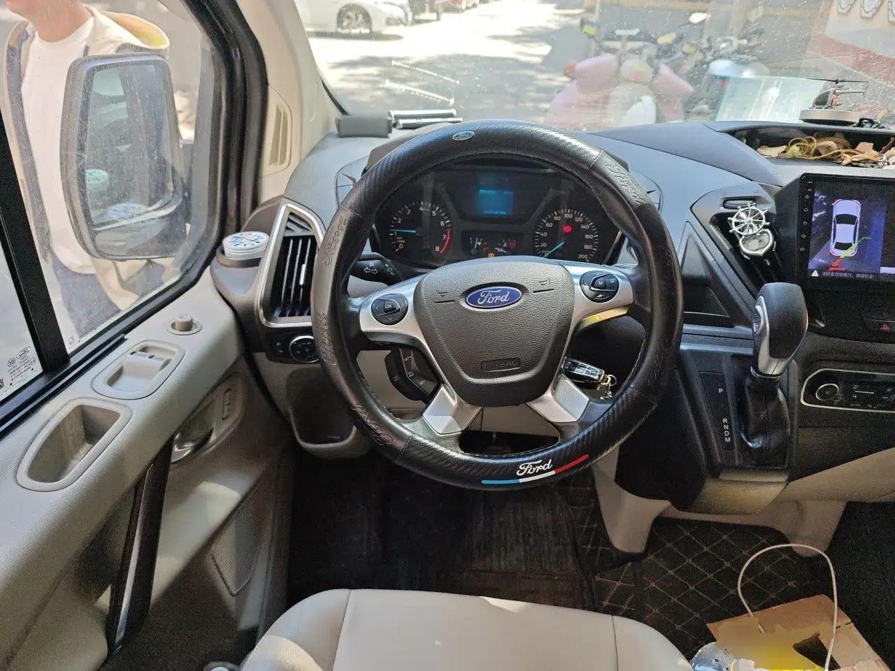 Ford Tourneo Custom 2017 2.0T Automatic Elite Version — миниатюра 11