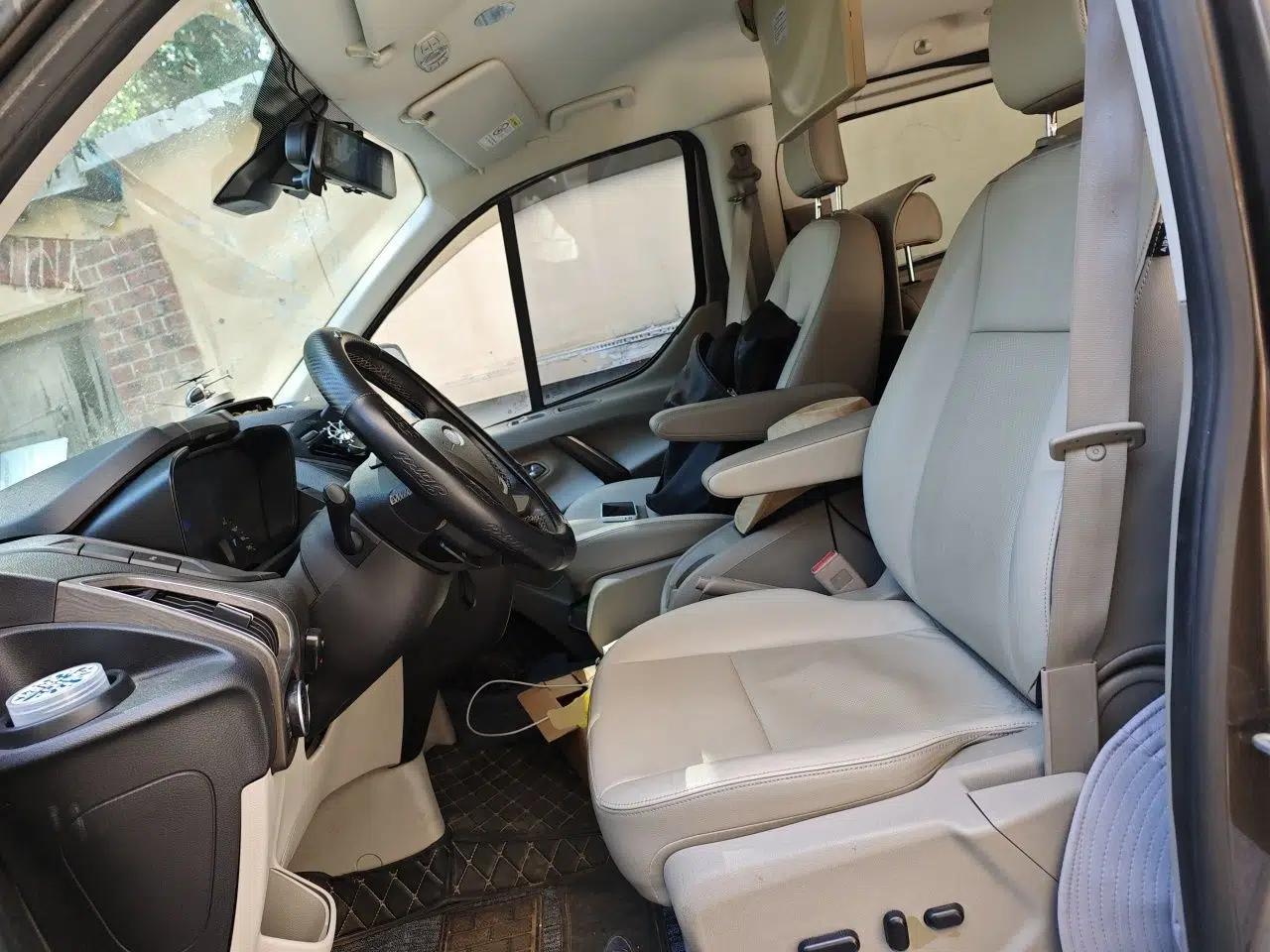Ford Tourneo Custom 2017 2.0T Automatic Elite Version — миниатюра 16